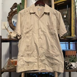 Vintage 1980’s San Lorenzo Guayabera short sleeve shirt. Good condition. Large